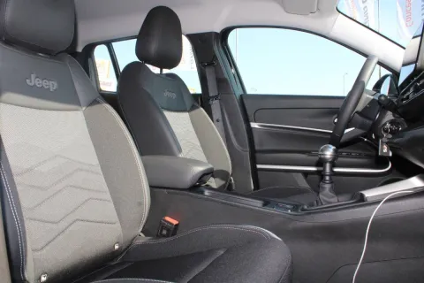Jeep Avenger 1.2 turbo Altitude fwd 100cv - Immagine 12