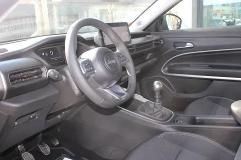 Jeep Avenger 1.2 turbo Altitude fwd 100cv - Immagine 14