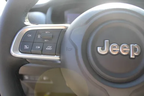 Jeep Avenger 1.2 turbo Altitude fwd 100cv - Immagine 18