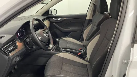 Skoda Kamiq 1.0 tsi Style 95cv - Immagine 9