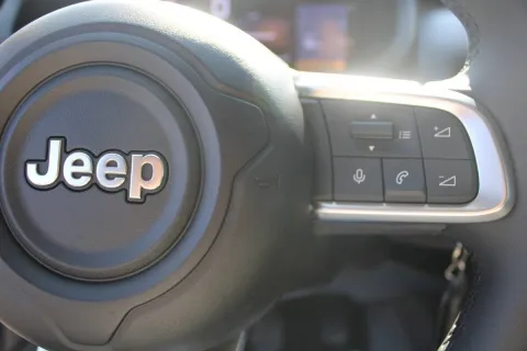 Jeep Avenger 1.2 turbo Altitude fwd 100cv - Immagine 19