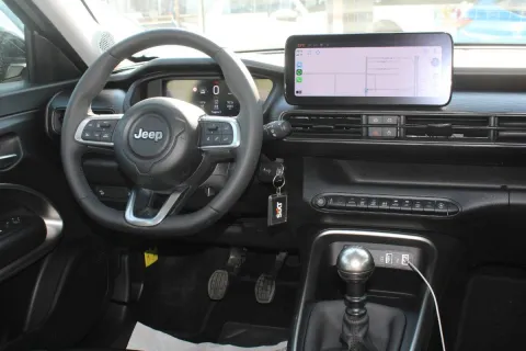 Jeep Avenger 1.2 turbo Altitude fwd 100cv - Immagine 9