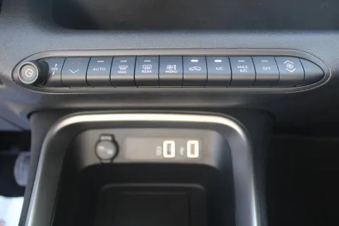 Jeep Avenger 1.2 turbo Altitude fwd 100cv - Immagine 15