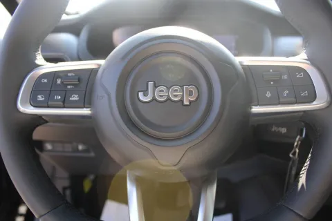 Jeep Avenger 1.2 turbo Altitude fwd 100cv - Immagine 17