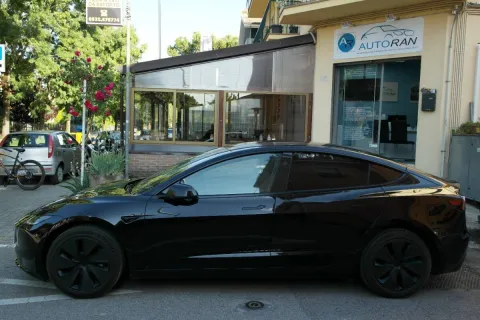 Tesla Model 3 Premium rwd - Immagine 2
