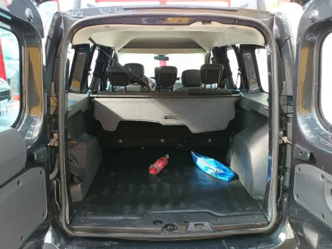 Dacia Dokker 1.5 blue dci Comfort s&s 75cv my19 - Immagine 9