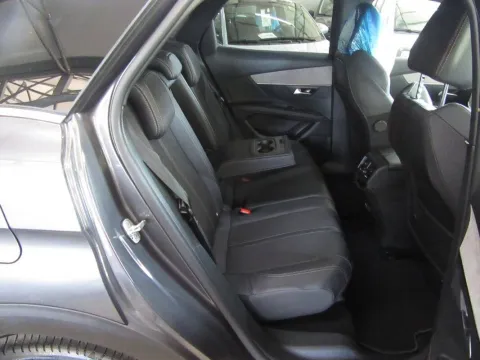 Peugeot 3008 1.2 puretech t GT s&s 130cv - Immagine 10