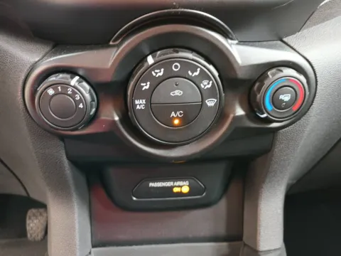 Ford EcoSport 1.5 tdci Plus 95cv E6 - Immagine 22