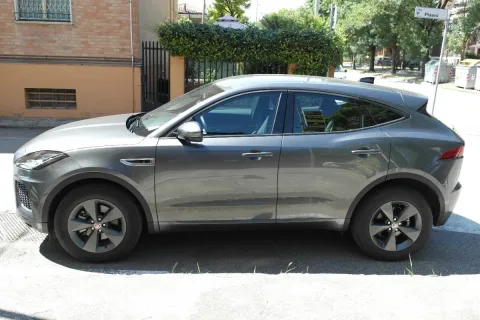 Jaguar E-Pace 2.0d i4 R-Dynamic S fwd 150cv my19 - Immagine 2