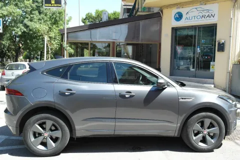 Jaguar E-Pace 2.0d i4 R-Dynamic S fwd 150cv my19 - Immagine 6