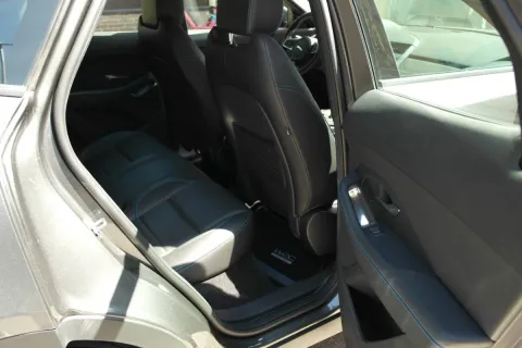 Jaguar E-Pace 2.0d i4 R-Dynamic S fwd 150cv my19 - Immagine 14