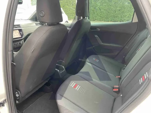 Seat Arona 1.0 tgi FR 90cv - Immagine 9