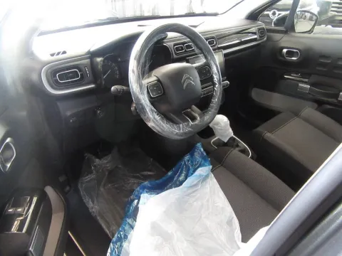 Citroen C3 1.2 puretech Shine s&s 110cv - Immagine 8