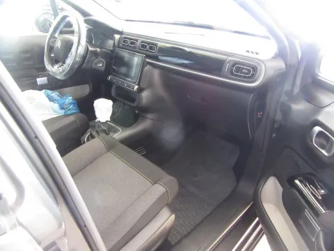 Citroen C3 1.2 puretech Shine s&s 110cv - Immagine 9