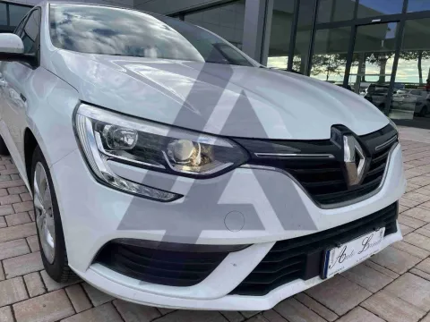 Renault Megane Sporter 1.5 dci energy Zen 110cv - Immagine 3