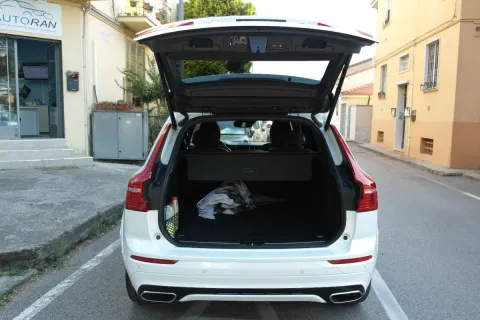 Volvo XC60 2.0 b5 R-design awd auto my20 - Immagine 5