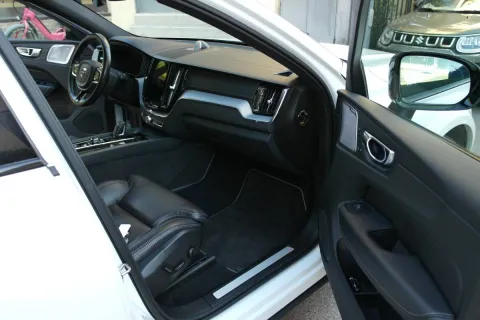 Volvo XC60 2.0 b5 R-design awd auto my20 - Immagine 15