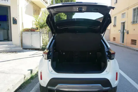 Toyota Yaris Cross 1.5h Adventure awd-i 116cv e-cvt - Immagine 4