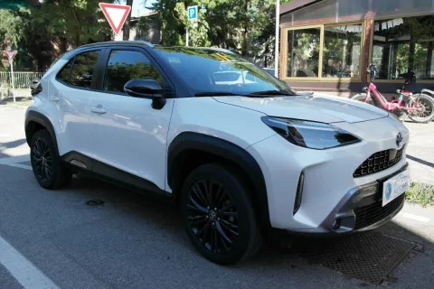 Toyota Yaris Cross 1.5h Adventure awd-i 116cv e-cvt - Immagine 8