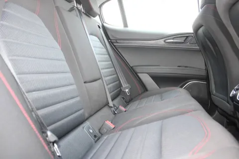 Alfa Romeo Stelvio 2.2 t Business rwd 160cv auto - Immagine 10