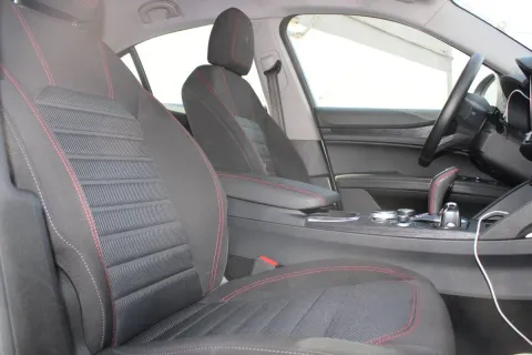 Alfa Romeo Stelvio 2.2 t Business rwd 160cv auto - Immagine 14