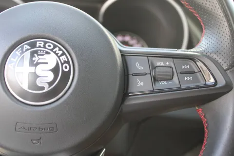Alfa Romeo Stelvio 2.2 t Business rwd 160cv auto - Immagine 22