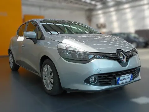 Renault Clio 5p 1.2 Live 75cv - Immagine 3