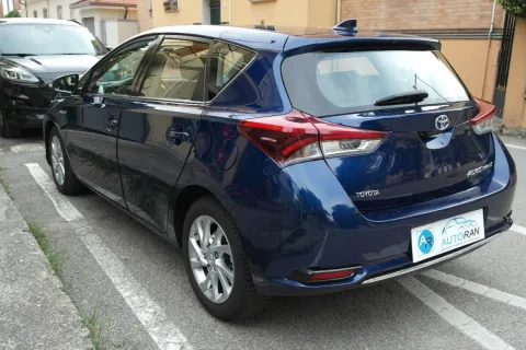 Toyota Auris 1.8h Active cvt - Immagine 3