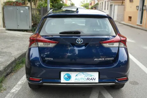 Toyota Auris 1.8h Active cvt - Immagine 4