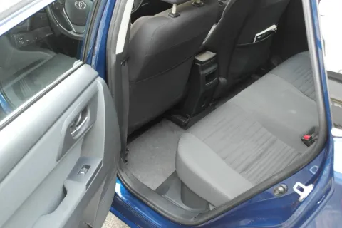Toyota Auris 1.8h Active cvt - Immagine 12