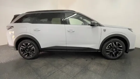 Peugeot 5008 1.2 hybrid GT 145cv e-dcs6 - Immagine 6