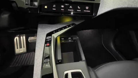 Peugeot 5008 1.2 hybrid GT 145cv e-dcs6 - Immagine 12