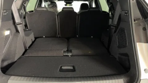 Peugeot 5008 1.2 hybrid GT 145cv e-dcs6 - Immagine 19