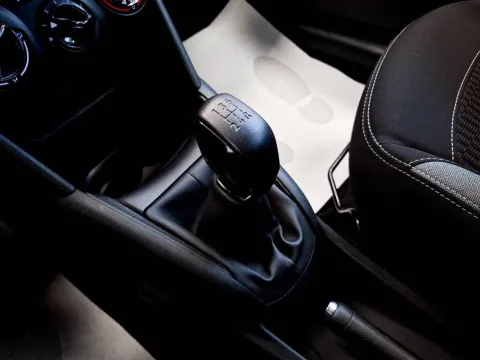 Peugeot 208 5p 1.2 puretech Active s&s 82cv neopatentati - Immagine 14