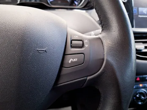 Peugeot 208 5p 1.2 puretech Active s&s 82cv neopatentati - Immagine 15