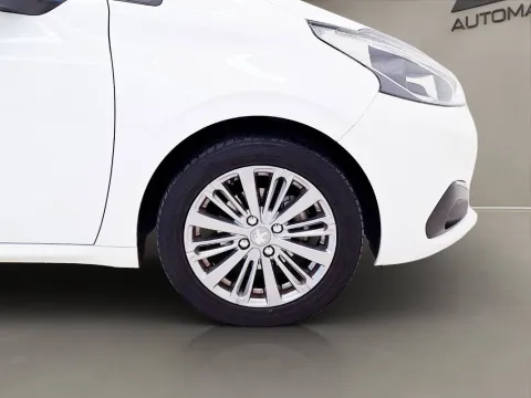 Peugeot 208 5p 1.2 puretech Active s&s 82cv neopatentati - Immagine 18