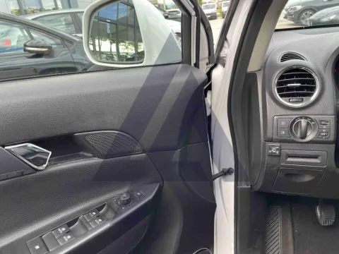 Opel Antara 2.4 16v Cosmo 4wd 167cv - Immagine 10