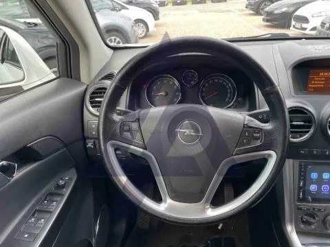 Opel Antara 2.4 16v Cosmo 4wd 167cv - Immagine 12