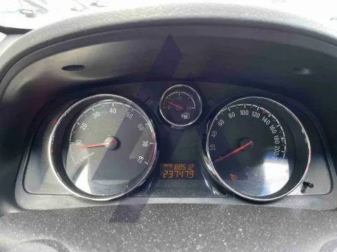 Opel Antara 2.4 16v Cosmo 4wd 167cv - Immagine 15