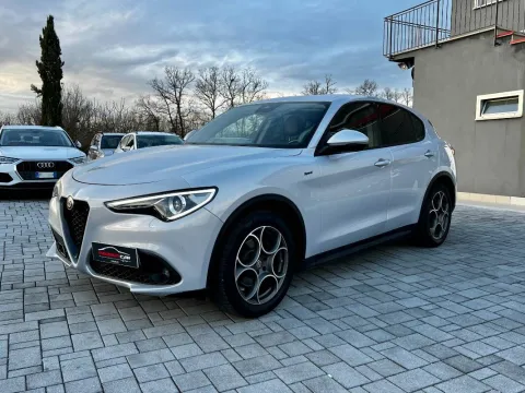 Alfa Romeo Stelvio 2.2 t Sprint Q4 190cv auto - Immagine 3