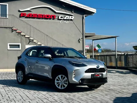 Toyota Yaris Cross 1.5h Business awd-i 116cv e-cvt - Immagine 1