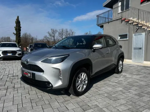 Toyota Yaris Cross 1.5h Business awd-i 116cv e-cvt - Immagine 3