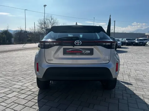 Toyota Yaris Cross 1.5h Business awd-i 116cv e-cvt - Immagine 6