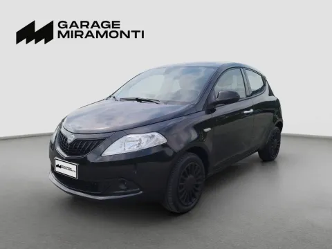 Lancia Ypsilon 1.0 firefly hybrid Silver s&s 70cv - Immagine 1
