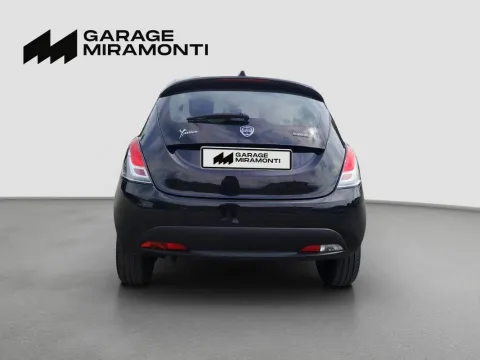 Lancia Ypsilon 1.0 firefly hybrid Silver s&s 70cv - Immagine 5