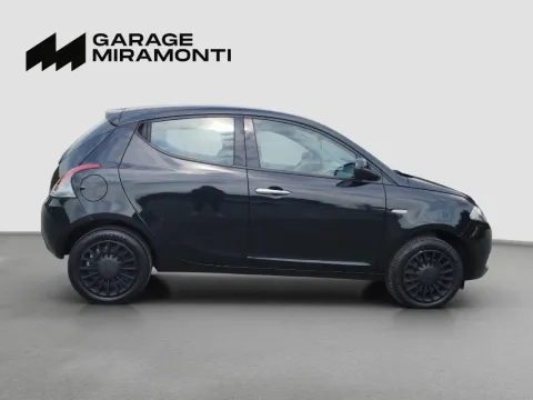 Lancia Ypsilon 1.0 firefly hybrid Silver s&s 70cv - Immagine 7