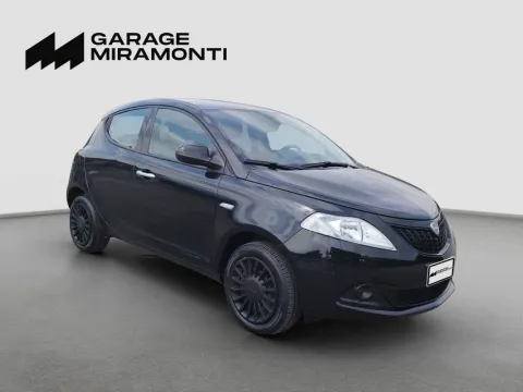 Lancia Ypsilon 1.0 firefly hybrid Silver s&s 70cv - Immagine 8