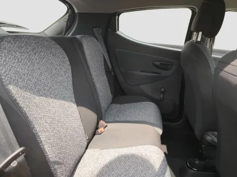 Lancia Ypsilon 1.0 firefly hybrid Silver s&s 70cv - Immagine 19