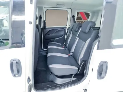 Fiat Doblo 1.6 mjt 16v Lounge s&s 105cv - Immagine 7