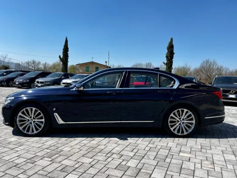BMW 740e Eccelsa auto - Immagine 4